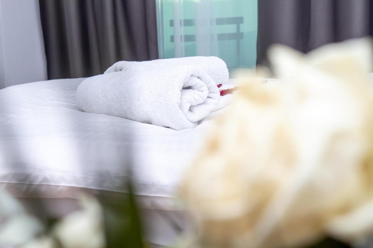 Wings Luxury Suites คลูจ-นาโปกา ภายนอก รูปภาพ
